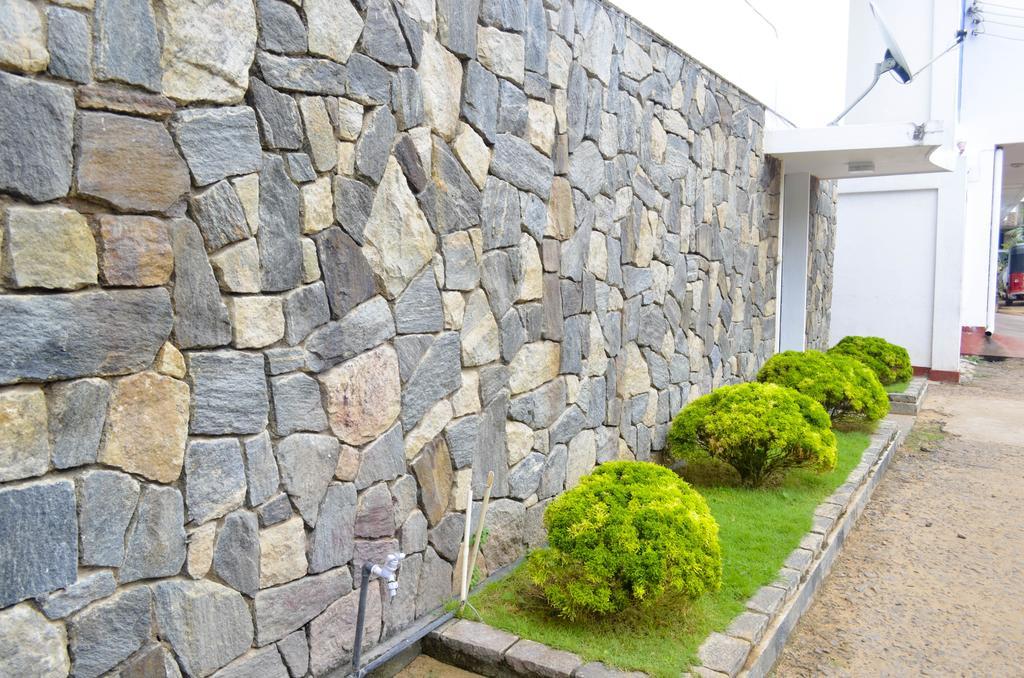 ホテルYoho Mount Waves コロンボ 部屋 写真